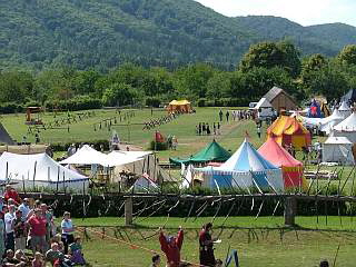 Teilansicht der Vorburg (whrend eines Kaiserlagers)